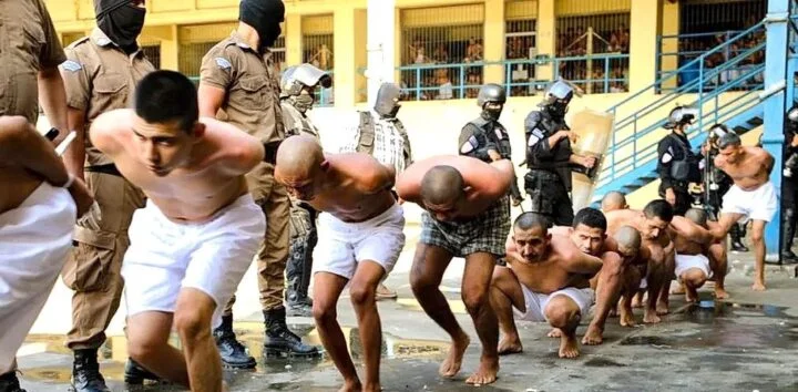 Pandilleros capturados durante el régimen de excepción en El Salvador.