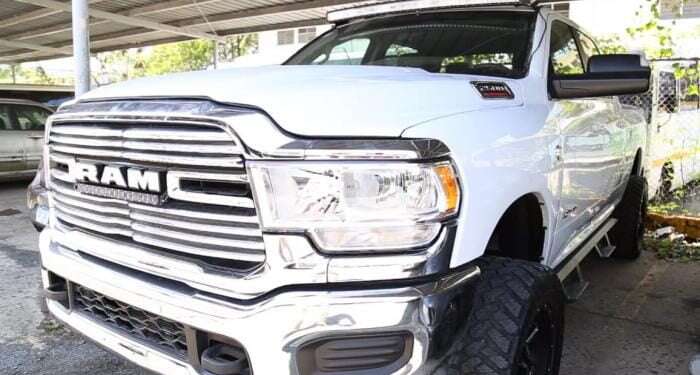 Autoridades panameñas incautan vehículos de contrabando cuando los ingresaban al país