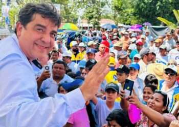 Carlos Pineda “endosa” su apoyo a Sandra Torres en Guatemala