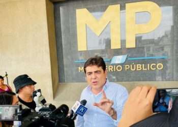 El suspendido candidato guatemalteco Pineda aún no tira lo toalla para elecciones