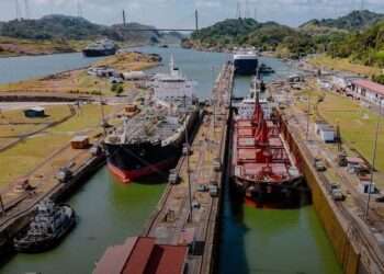 Canal de Panamá enfrenta problemas por la sequía