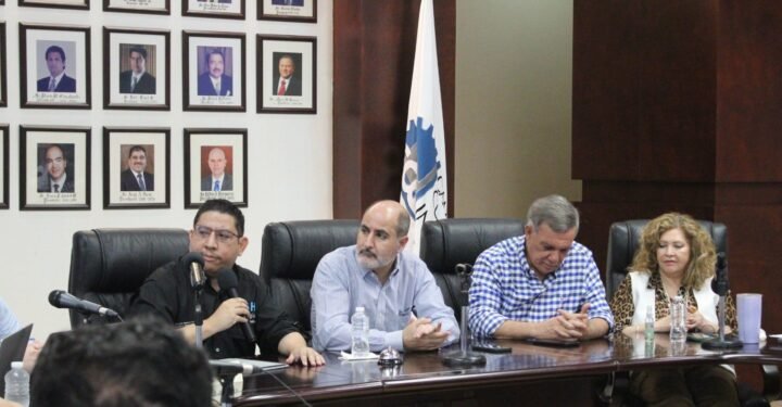 Crean comisión pública privada para abordar crisis energética en Honduras