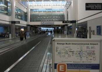 Hondureña arrestada en EEUU por abandonar a su nieta en aeropuerto