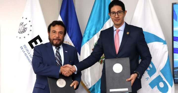 El Salvador y Guatemala buscan cooperar para fortalecer servicio público