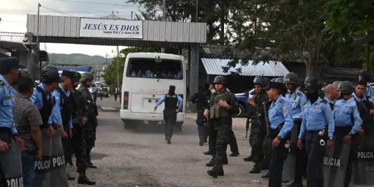 Aumentan a 46 las víctimas de matanza en prisión de mujeres en Honduras