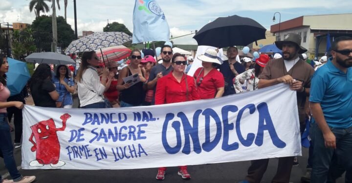 Cientos de pacientes afectados por día de huelga en Seguro Social tico