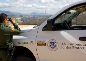 Guatemaltecos y hondureños entre los migrantes más detectados en frontera sur EEUU