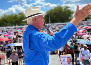 Candidato guatemalteco Mulet al ritmo de cumbias mexicanas