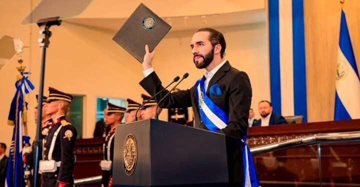 Nueva encuesta en El Salvador da 8.5 de calificación a presidente Nayib Bukele