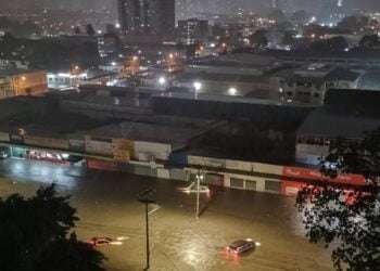 Lluvias en Panamá dejan casas colapsadas y calles inundadas