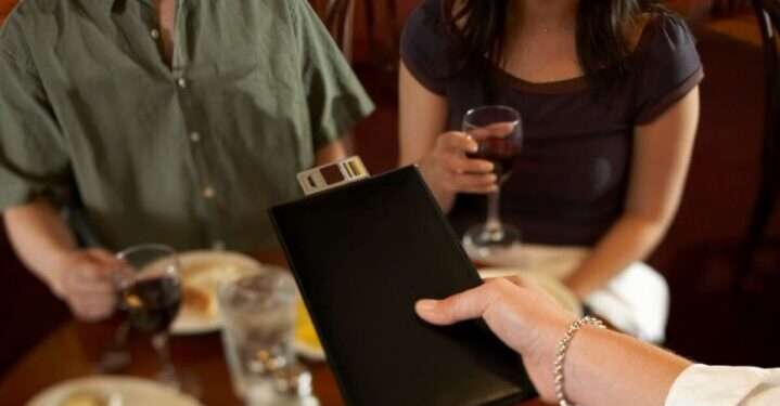 Propina obligatoria desaparece en Honduras