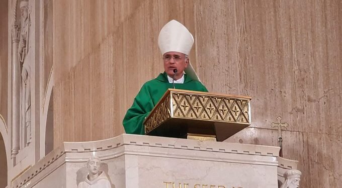 Obispo nicaragüense exiliado denuncia artículo sobre Iglesia Católica