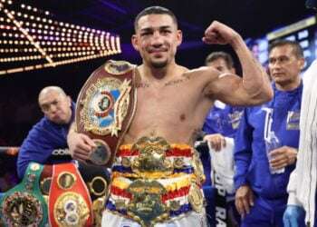 El boxeador hondureño Téofimo López se corona campeón mundial de los superligeros