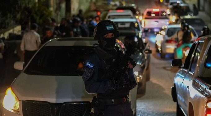 Comerciantes de San Pedro Sula piden a gobierno hondureño reconsiderar toque de queda