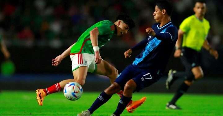 Guatemala cae 2-0 ante México en partido amistoso
