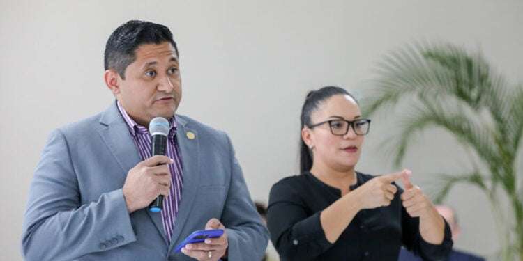 Renuncian viceministros y directora de Salud de Costa Rica