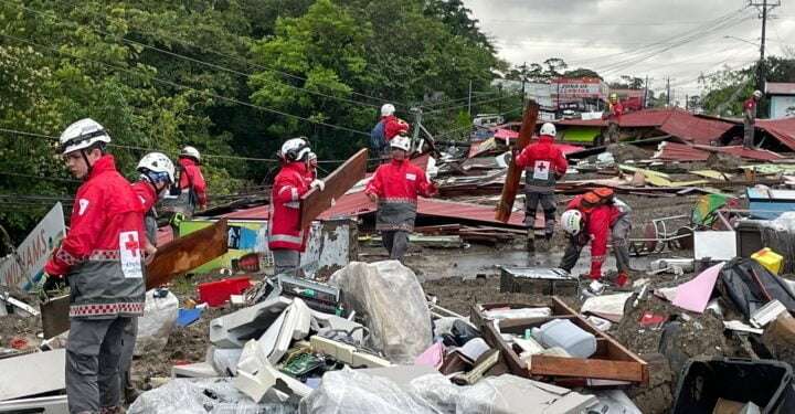 Se mantienen riesgos de deslaves por lluvias en zona damnificada de Costa Rica