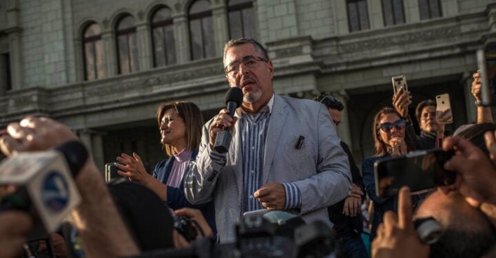 Candidato guatemalteco Arévalo dice que revisión de actas electorales confirmará su buen resultado