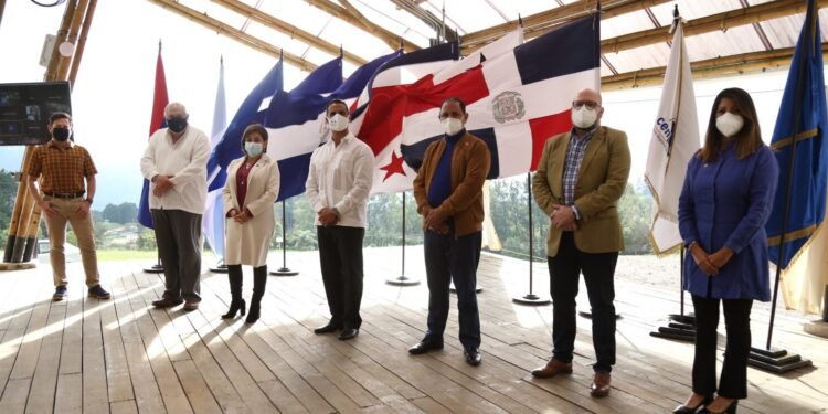 Cientos de emprendedores beneficiados por programa Cenpromype-SICA financiado por Taiwán