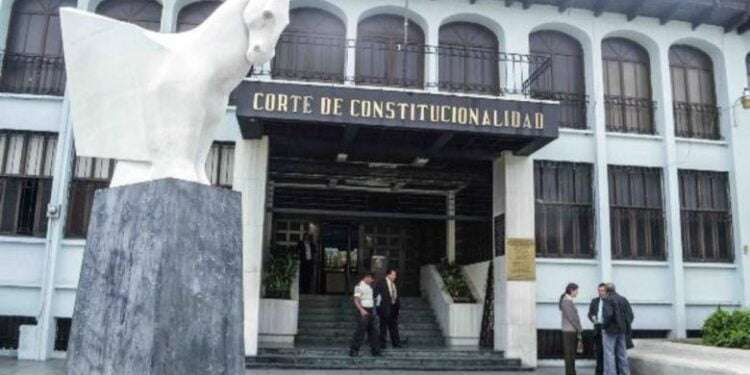 Corte de Constitucionalidad guatemalteca se reúne este sábado por amparo del TSE