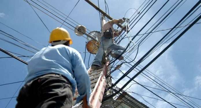 Empresa energética hondureña justifica prolongados apagones en Yoro