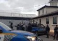Imagen del traslado de los reos hacia la Fuerza Aérea, donde fueron entregados a la DEA.