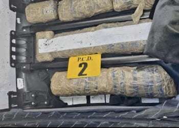 Decomisan 4.1 kilos de metanfetaminas que iban escondidos en una maleta en aeropuerto tico