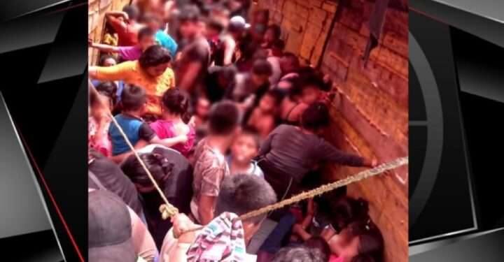 Encuentran a decenas de migrantes irregulares centroamericanos viajando en camiones en México