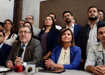 Semilla emprende en Guatemala batalla legal contra juez y contra fiscal Curruchiche