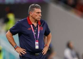 Federación tica de fútbol despide al técnico de la Sele Luis Fernando Suárez