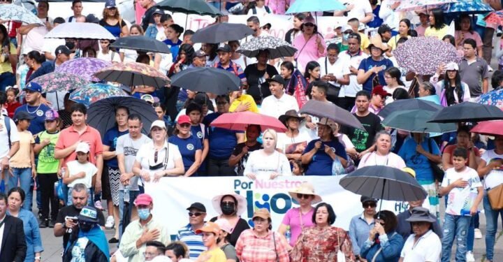 Hondureños marchan contra ideología de género y Ley de Educación y Prevención del Embarazo