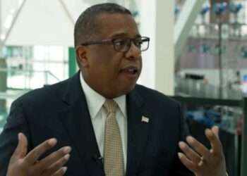 EEUU dice sigue combatiendo causas de migración irregular en Guatemala, El Salvador y Honduras