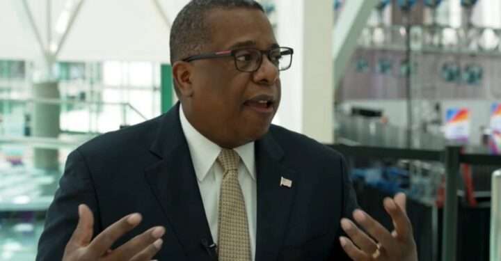 EEUU dice sigue combatiendo causas de migración irregular en Guatemala, El Salvador y Honduras