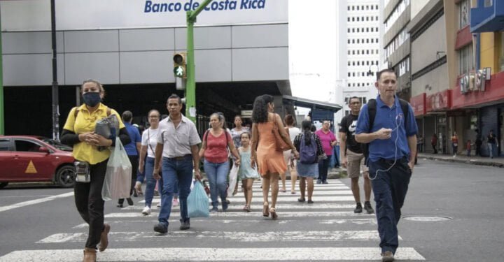 Costa Rica anuncia estrategia para crear empleos
