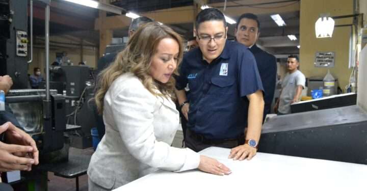 Comienza la impresión de papeletas para segunda vuelta electoral de Guatemala