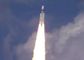 India lanza misión de exploración espacial a la Luna