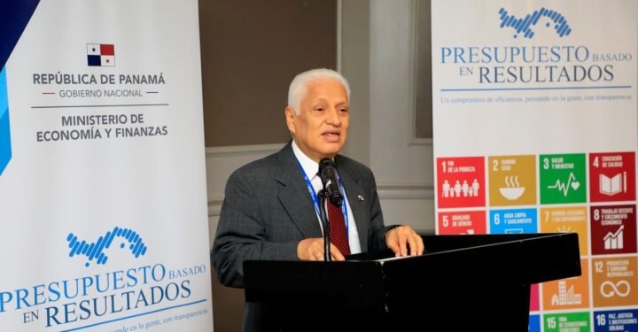 Panamá destinará el 7% del presupuesto general de la república a la educación en 2024