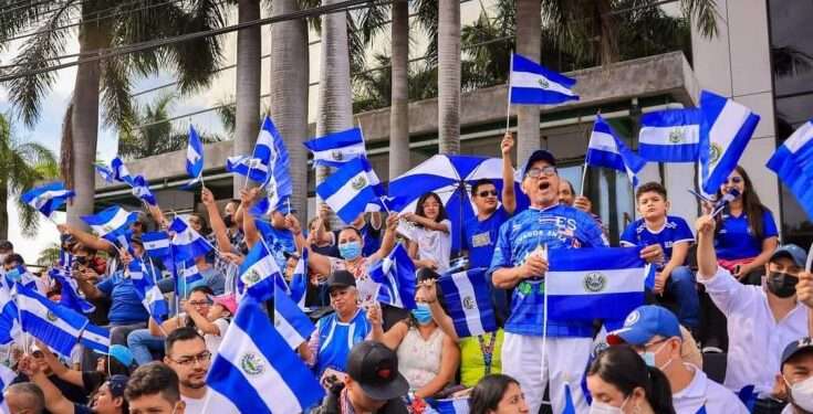 Salvadoreños son los más optimistas de Centroamérica sobre futuro económico