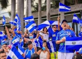 Salvadoreños son los más optimistas de Centroamérica sobre futuro económico