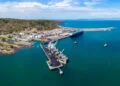 Foto panorámica de Puerto Caldera, en Puntarenas, Costa Rica.
