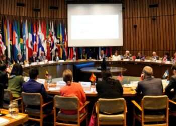 Costa Rica lidera inversiones extranjeras y El Salvador se desploma