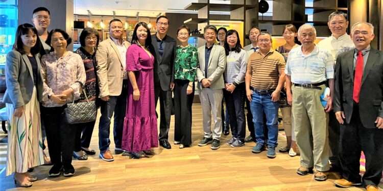 Empresarios taiwaneses hablan sobre potenciar la inversión y el comercio en Guatemala