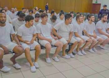 A la cárcel 40 “prestamistas-estafadores” que trabajaban en financiera colombiana ilegal en El Salvador