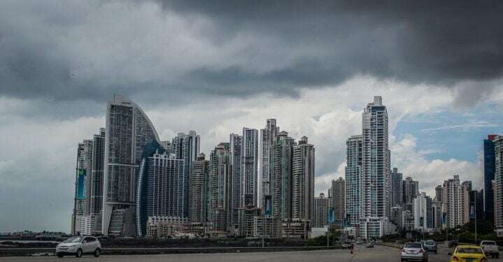 Panamá en vigilancia por paso de onda tropical