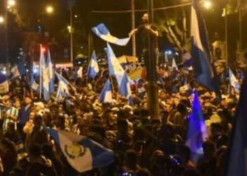 Festejos por triunfo de Arévalo llegaron hasta la madrugada en Guatemala