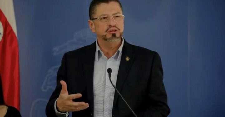 Otra denuncia por presunto tráfico de influencias contra presidente de Costa Rica