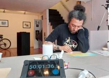 Guatemalteco rompe récord Guinness al dibujar durante 80 horas consecutivas