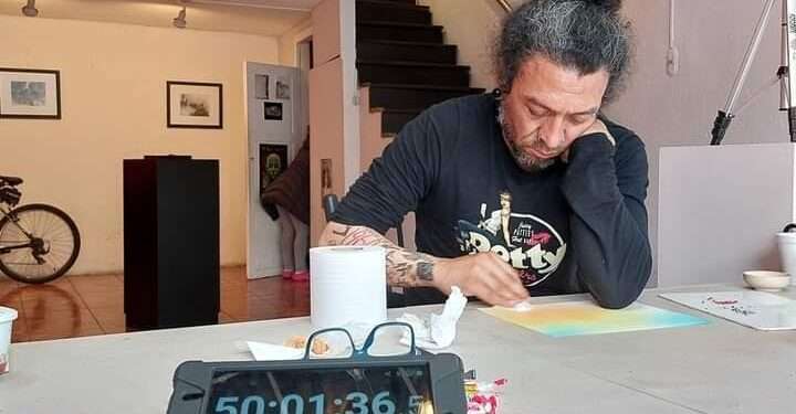 Guatemalteco rompe récord Guinness al dibujar durante 80 horas consecutivas