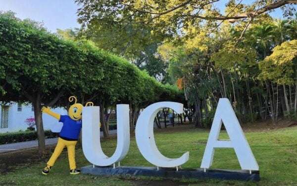 Dictadura de Nicaragua retira acreditación como mediador a la UCA