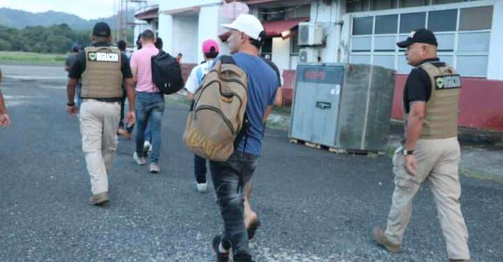 Panamá deporta a más de 100 extranjeros por criterios de seguridad